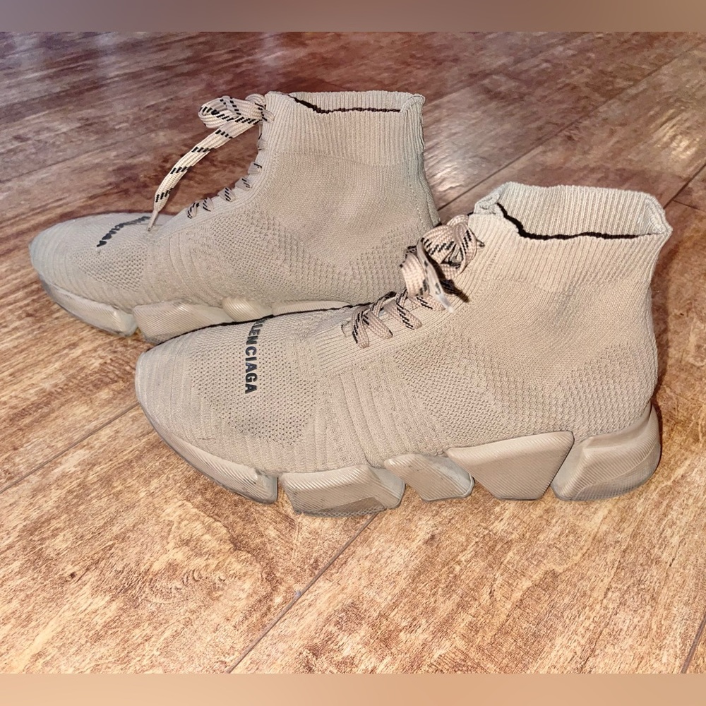 Balenciaga speed 2.0 lace-up beige sneakers